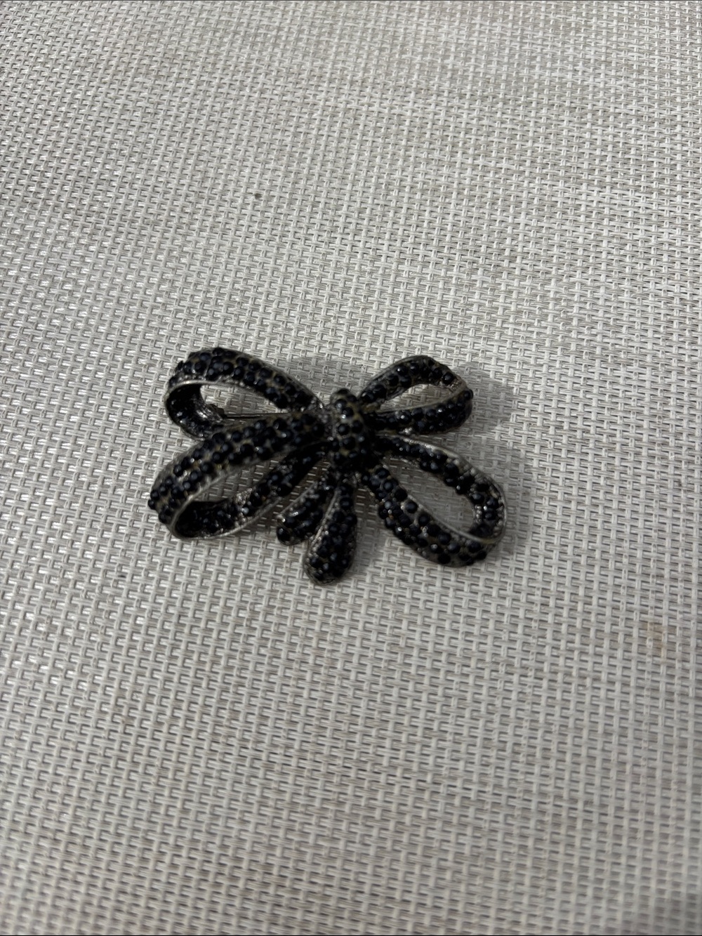 Vintage Black Crystal Bow Pin Brooch - Elegant Women’s Accessory